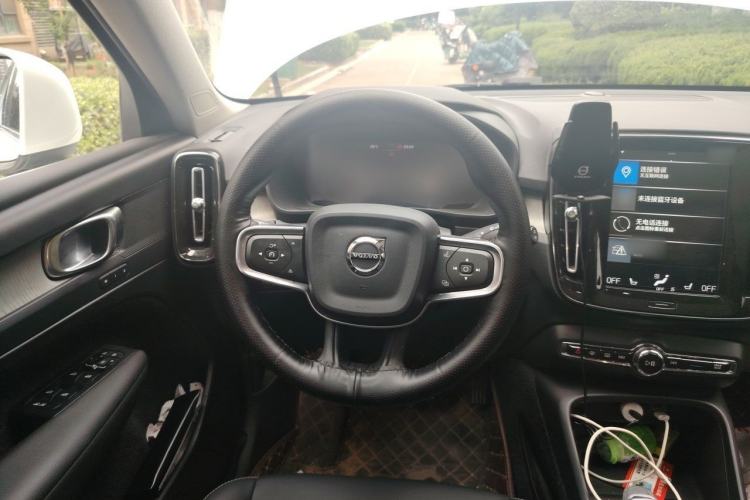 Used Volvo XC40 2021 T4 Four-Wheel Drive Smart Luxury Edition Steering Wheel