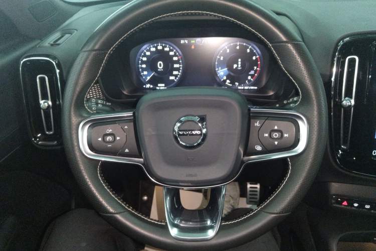 Used Volvo XC40 2021 T4 Four-Wheel Drive Smart & Sporty Edition Steering Wheel