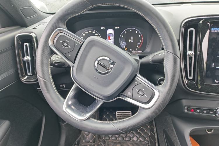 Used Volvo XC40 2021 T4 Four-Wheel Drive Smart & Sporty Edition Steering Wheel