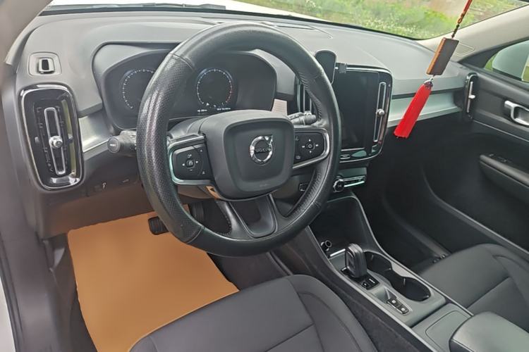 Used Volvo XC40 2021 T4 4x4 SmartDrive Fashion Edition Steering Wheel