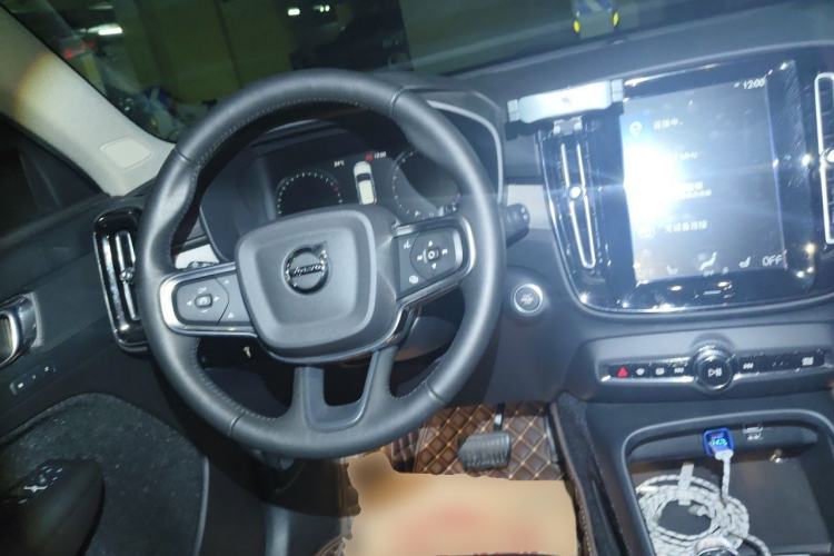 Used Volvo XC40 2021 T4 Four-Wheel Drive Smart Luxury Edition Steering Wheel