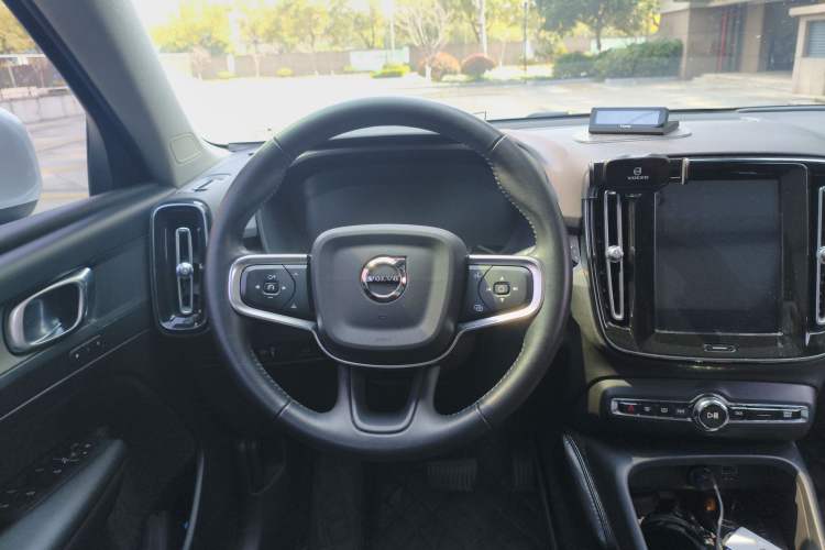 Used Volvo XC40 2021 T4 Four-Wheel Drive Smart Luxury Edition Steering Wheel