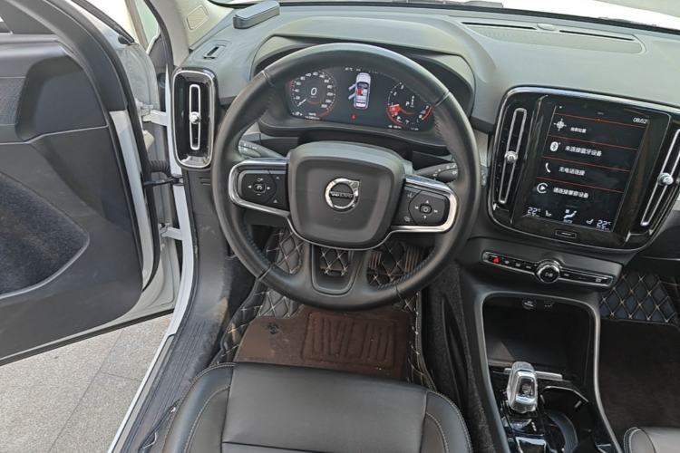 Used Volvo XC40 2021 T4 Four-Wheel Drive Smart Luxury Edition Steering Wheel