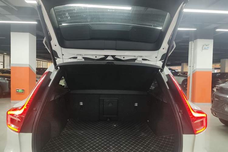 Used Volvo XC40 2021 T4 Four-Wheel Drive Smart Luxury Edition Trunk