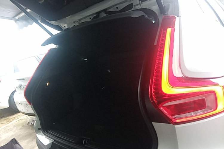 Used Volvo XC40 2021 T4 Four-Wheel Drive Smart Luxury Edition Trunk
