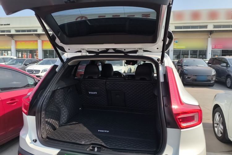Used Volvo XC40 2021 T4 Four-Wheel Drive Smart Luxury Edition Trunk