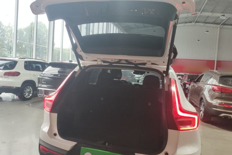 Used Volvo XC40 2021 T4 Four-Wheel Drive Smart Luxury Edition Trunk