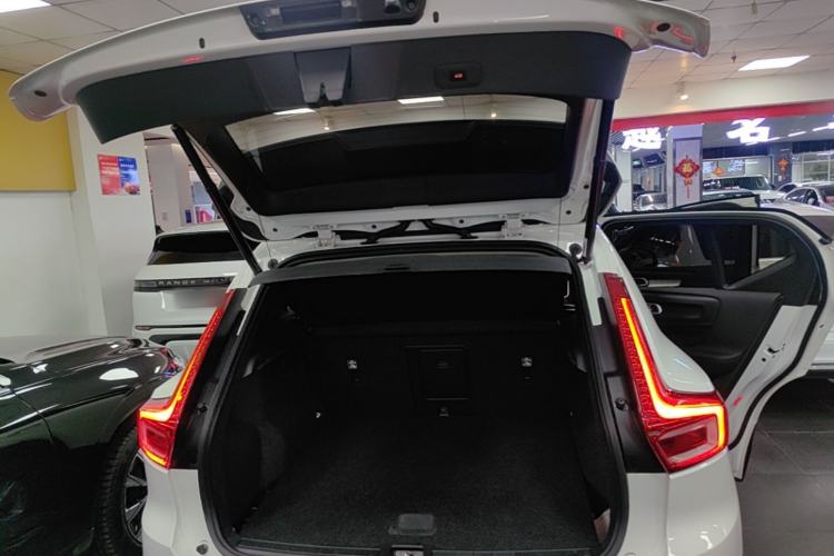Used Volvo XC40 2021 T3 Smart & Stylish Edition Trunk