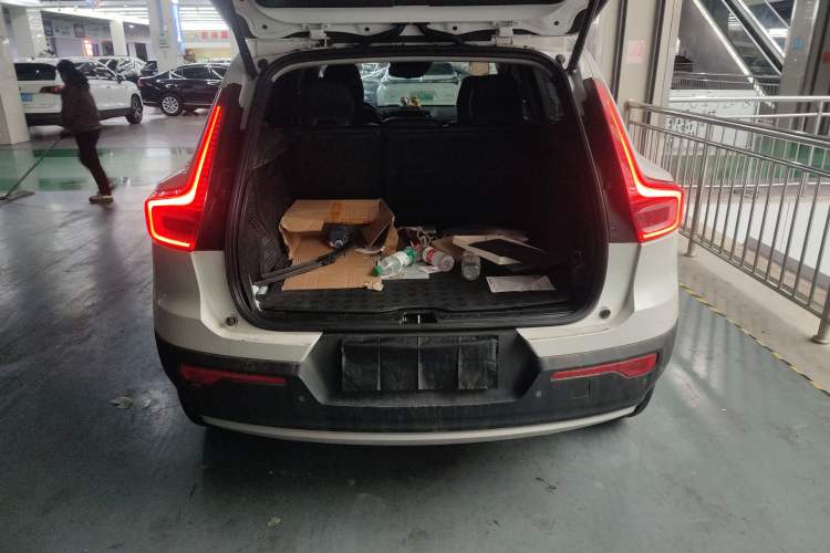 Used Volvo XC40 2021 T4 Four-Wheel Drive Smart Luxury Edition Trunk
