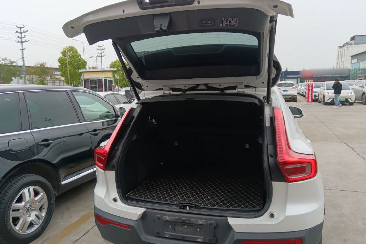 Used Volvo XC40 2021 T4 Four-Wheel Drive Smart Luxury Edition Trunk
