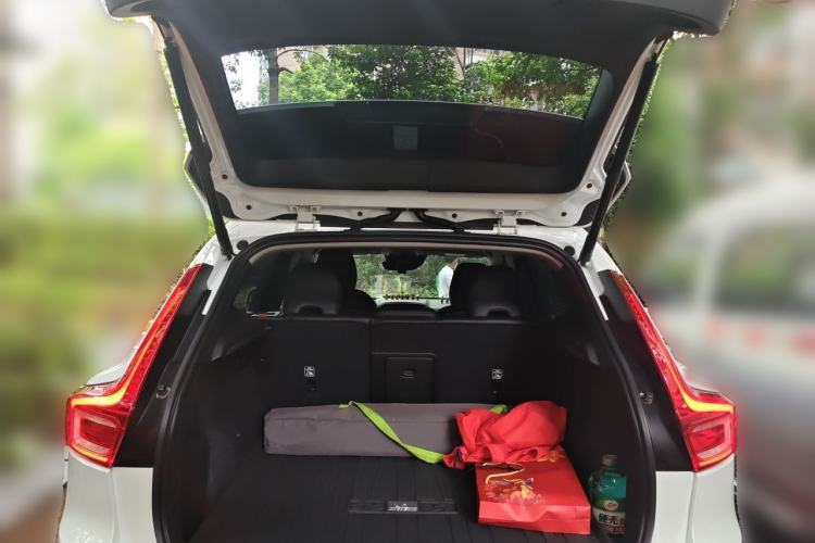 Used Volvo XC40 2021 T4 Four-Wheel Drive Smart Luxury Edition Trunk