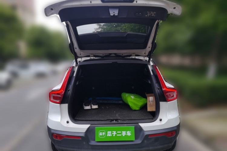 Used Volvo XC40 2021 T4 Four-Wheel Drive Smart & Sporty Edition Trunk