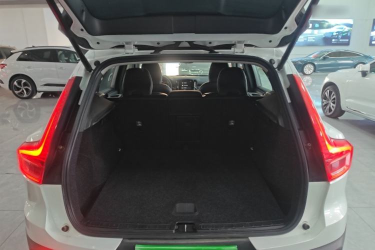 Used Volvo XC40 2021 T4 Four-Wheel Drive Smart Luxury Edition Trunk