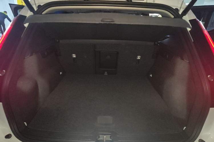 Used Volvo XC40 2021 T4 Four-Wheel Drive Smart Luxury Edition Trunk