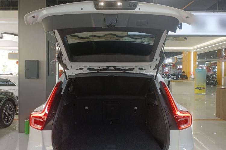 Used Volvo XC40 2021 T3 Smart & Stylish Edition Trunk