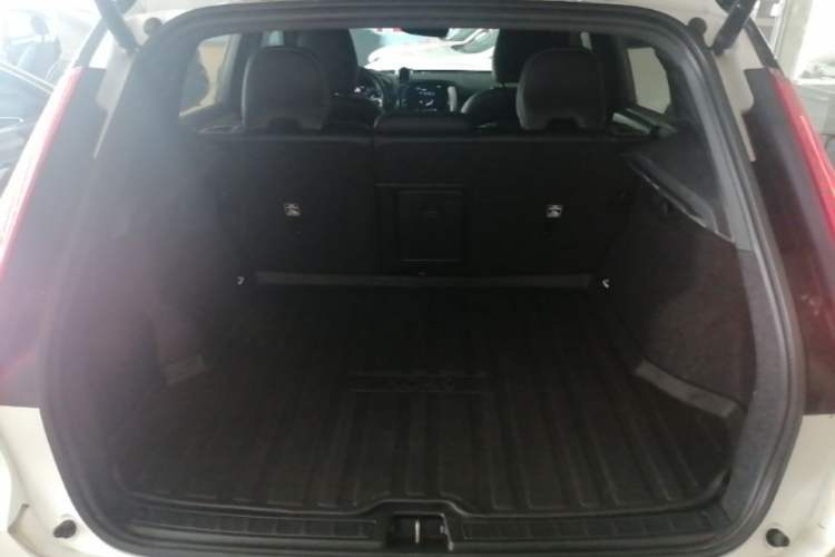 Used Volvo XC40 2021 T4 Four-Wheel Drive Smart & Sporty Edition Trunk