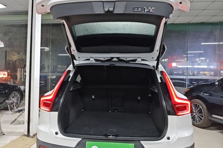 Used Volvo XC40 2021 T4 Four-Wheel Drive Smart Luxury Edition Trunk