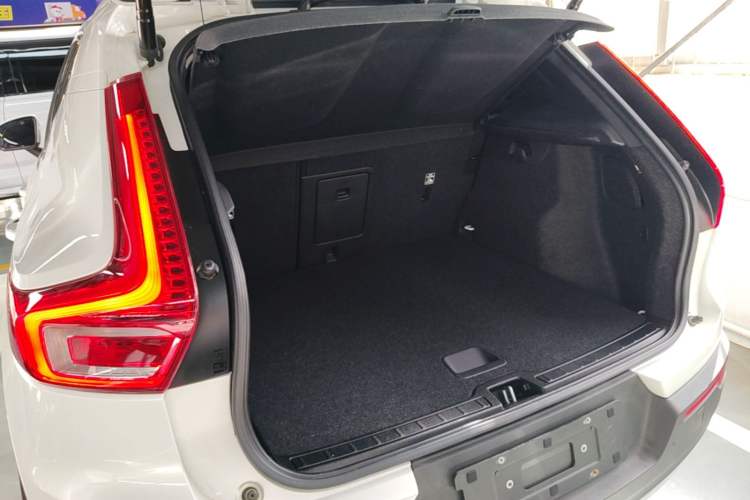 Used Volvo XC40 2021 T4 Four-Wheel Drive Smart Luxury Edition Trunk