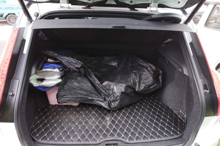 Used Volvo XC40 2021 T4 Four-Wheel Drive Smart & Sporty Edition Trunk