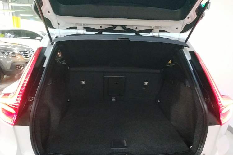 Used Volvo XC40 2021 T3 Smart & Stylish Edition Trunk