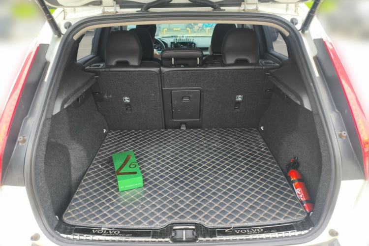 Used Volvo XC40 2021 T4 Four-Wheel Drive Smart Luxury Edition Trunk