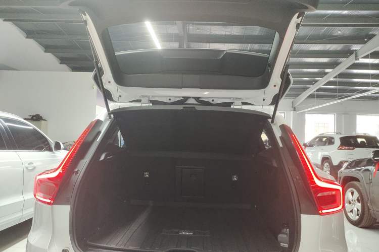 Used Volvo XC40 2021 T3 Zhiyuan Luxury Edition Trunk