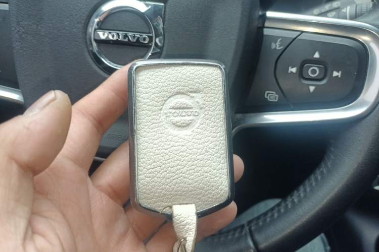 Used Volvo XC40 2021 T4 4x4 SmartDrive Fashion Edition Vehicle Key