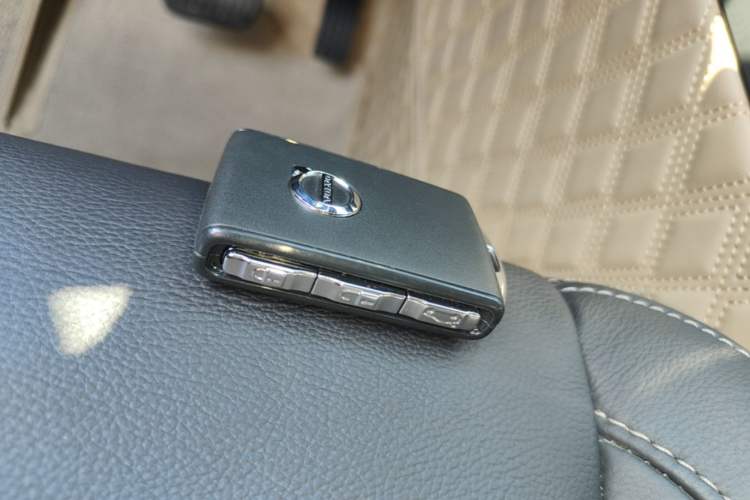 Used Volvo XC40 2021 T4 Four-Wheel Drive Smart Luxury Edition Vehicle Key