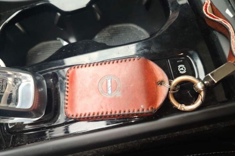 Used Volvo XC40 2021 T4 Four-Wheel Drive Smart Luxury Edition Vehicle Key