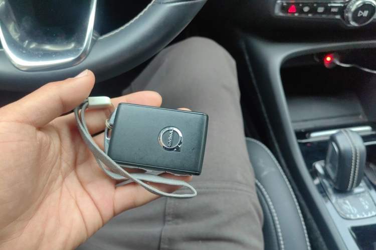 Used Volvo XC40 2021 T4 Four-Wheel Drive Zhiya Sport Edition Vehicle Key