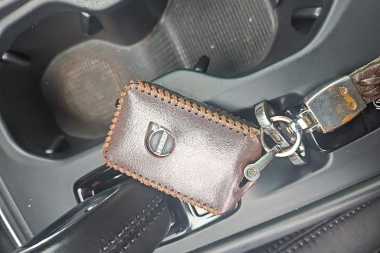 Used Volvo XC40 2021 T4 4x4 SmartDrive Fashion Edition Vehicle Key
