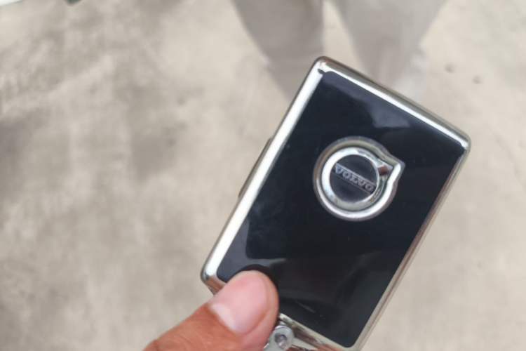 Used Volvo XC40 2021 T4 Four-Wheel Drive Smart Luxury Edition Vehicle Key
