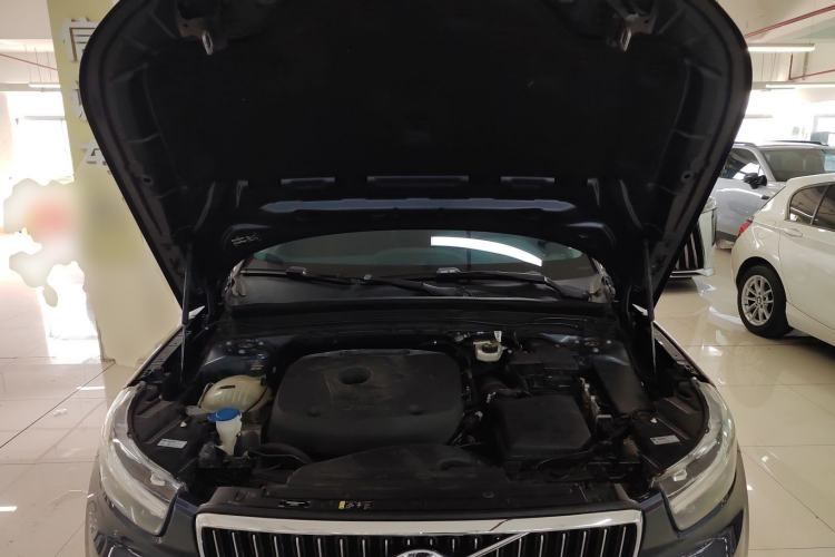 Used Volvo XC40 2022 T4 Four-Wheel Drive Smart & Luxurious Edition Engine Bay