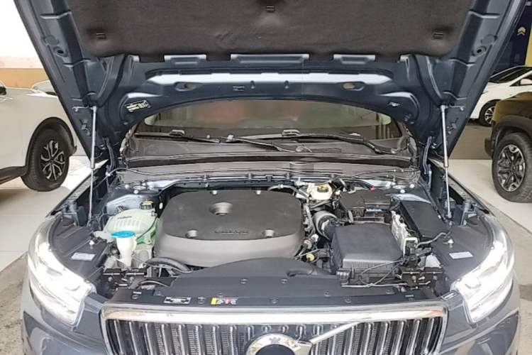 Used Volvo XC40 2022 T4 Four-Wheel Drive Smart & Stylish Edition Engine Bay