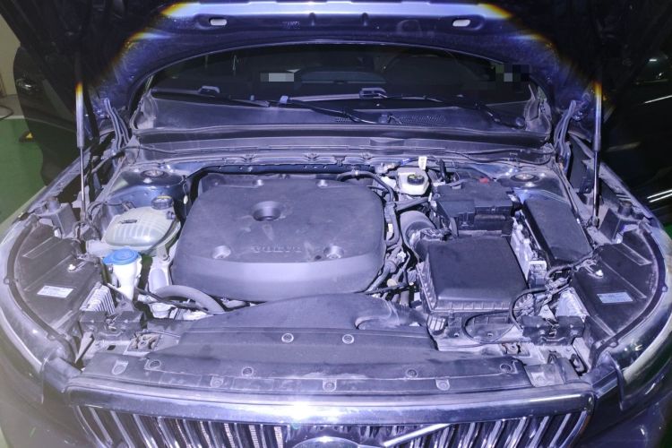 Used Volvo XC40 2022 T4 Four-Wheel Drive Smart & Stylish Edition Engine Bay