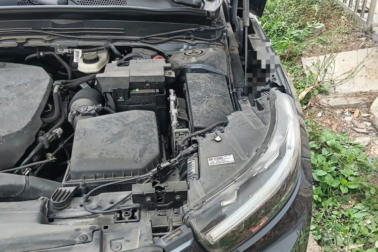 Used Volvo XC40 2022 T4 Four-Wheel Drive Smart & Stylish Edition Engine Bay Left