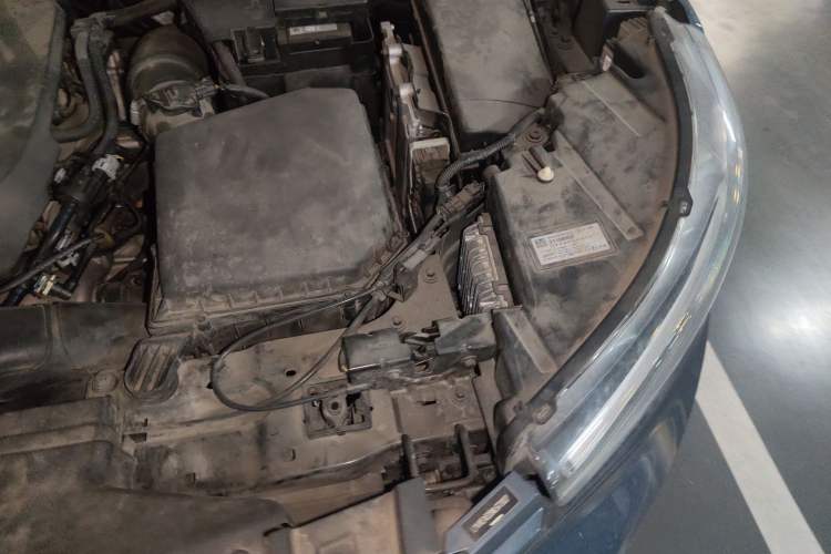 Used Volvo XC40 2022 T4 Four-Wheel Drive Smart & Luxurious Edition Engine Bay Left