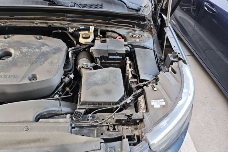 Used Volvo XC40 2022 T4 Four-Wheel Drive Smart & Dynamic Sport Edition Engine Bay Left