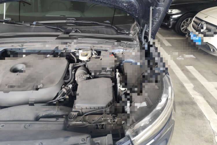 Used Volvo XC40 2022 T4 Four-Wheel Drive Smart & Luxurious Edition Engine Bay Left