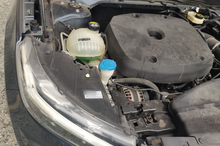 Used Volvo XC40 2022 T4 Four-Wheel Drive Smart & Luxurious Edition Engine Bay Right
