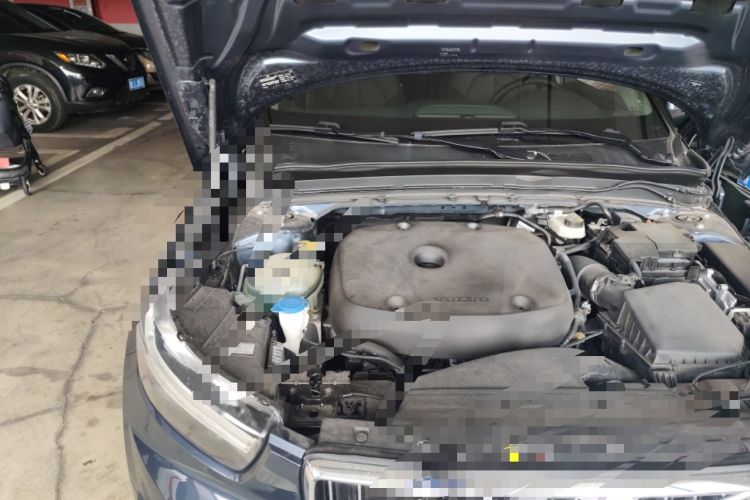 Used Volvo XC40 2022 T4 Four-Wheel Drive Smart & Luxurious Edition Engine Bay Right