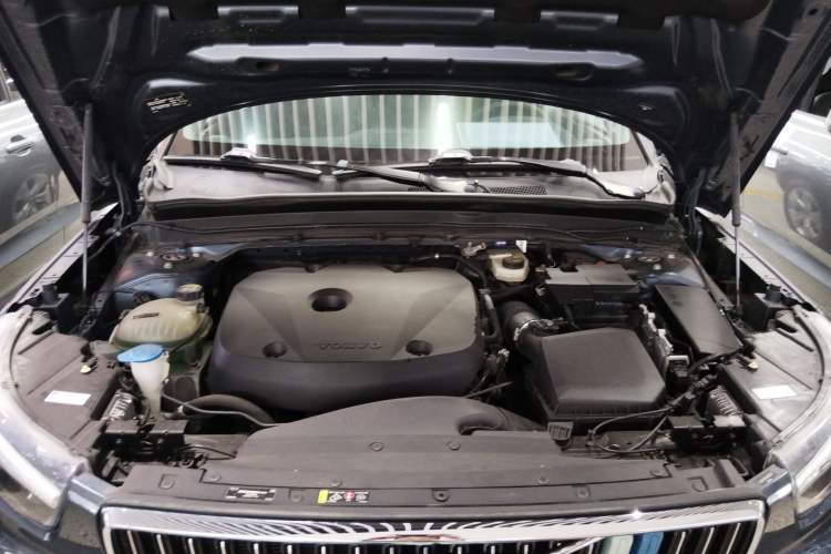Used Volvo XC40 2022 T4 Four-Wheel Drive Smart & Stylish Edition Engine Bay