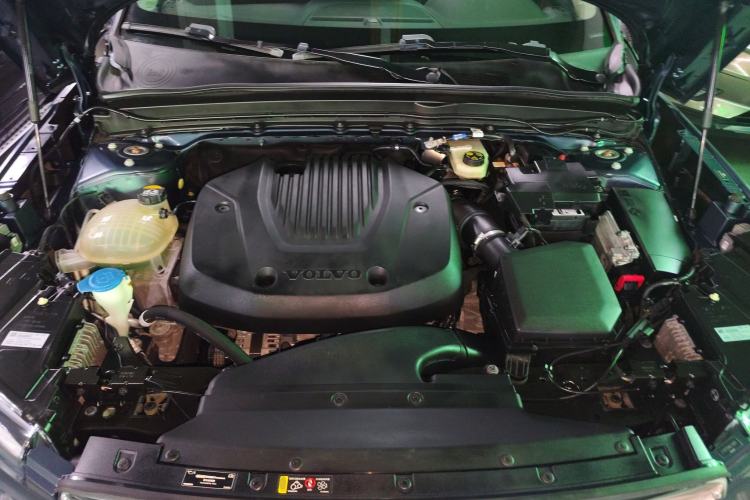 Used Volvo XC40 2022 T3 Smart Fashion Edition Engine Bay