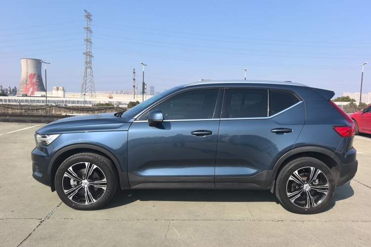 Used Volvo XC40 2022 T4 Four-Wheel Drive Smart & Luxurious Edition Exterior 3