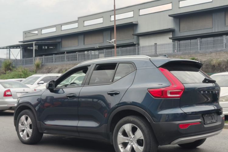 Used Volvo XC40 2022 T4 Four-Wheel Drive Smart & Stylish Edition Exterior 3