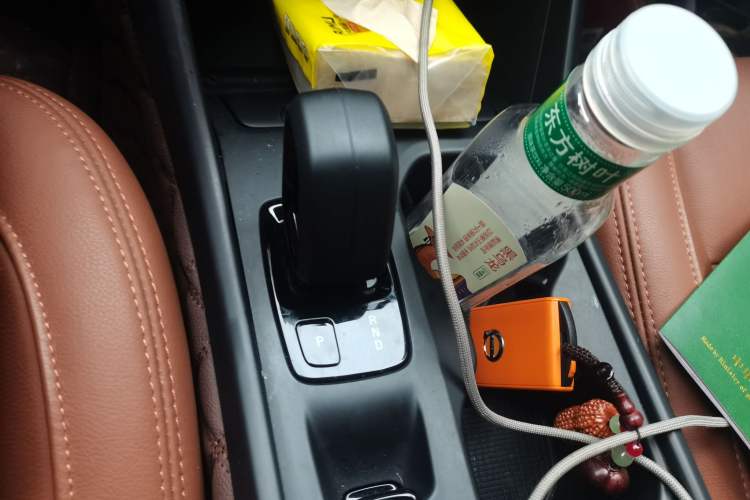 Used Volvo XC40 2022 T4 Four-Wheel Drive Smart & Luxurious Edition Gear Lever