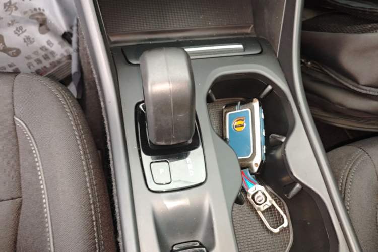 Used Volvo XC40 2022 T4 Four-Wheel Drive Smart & Stylish Edition Gear Lever
