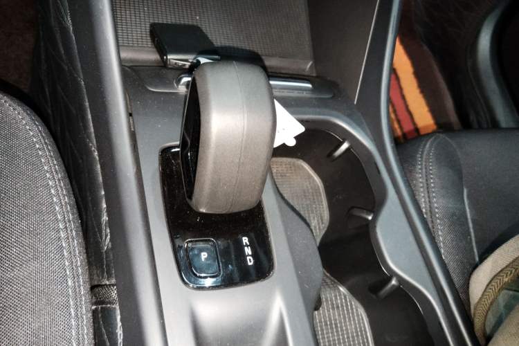 Used Volvo XC40 2022 T4 Four-Wheel Drive Smart & Stylish Edition Gear Lever