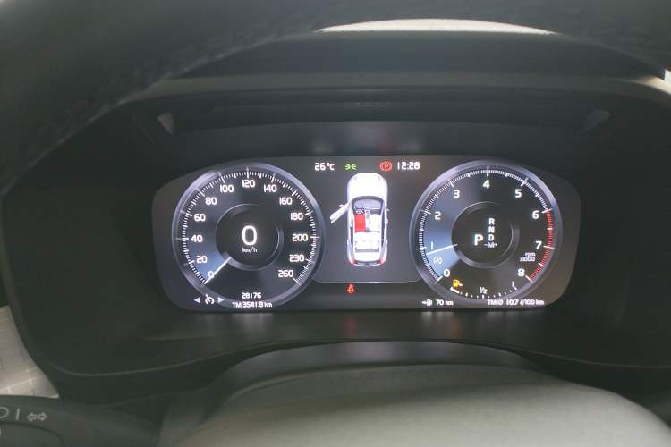 Used Volvo XC40 2022 T4 Four-Wheel Drive Smart & Stylish Edition Instrument Cluster