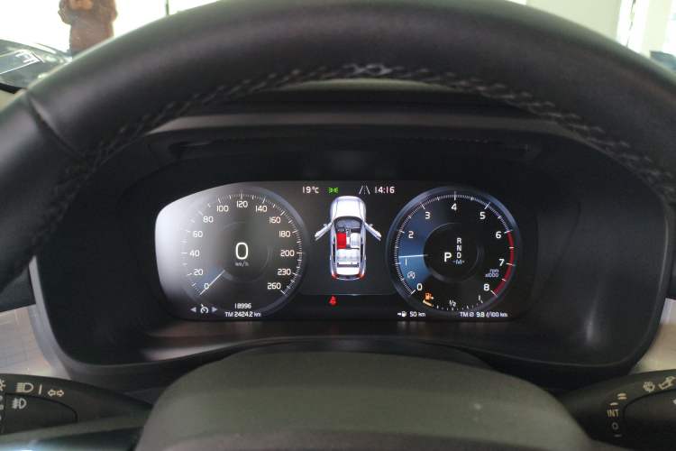 Used Volvo XC40 2022 T4 Four-Wheel Drive Smart & Stylish Edition Instrument Cluster
